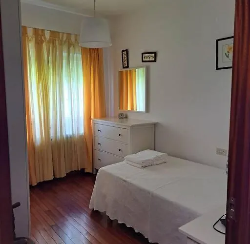 Semesterbostad Casa Ares Cee